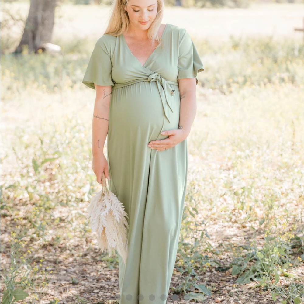 Kindred Bravely Wrap Maternity Maxi Dress in Rosemary (size Small, NWOT)
